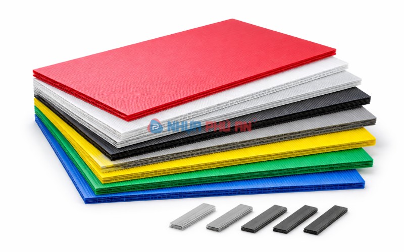 Tấm Danpla có bị bay màu theo thời gian không?