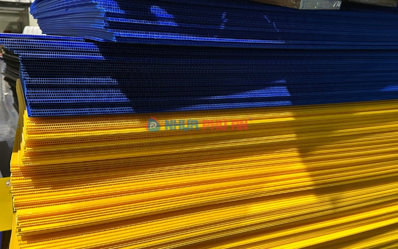 Đặc tính vật liệu của thùng nhựa danpla