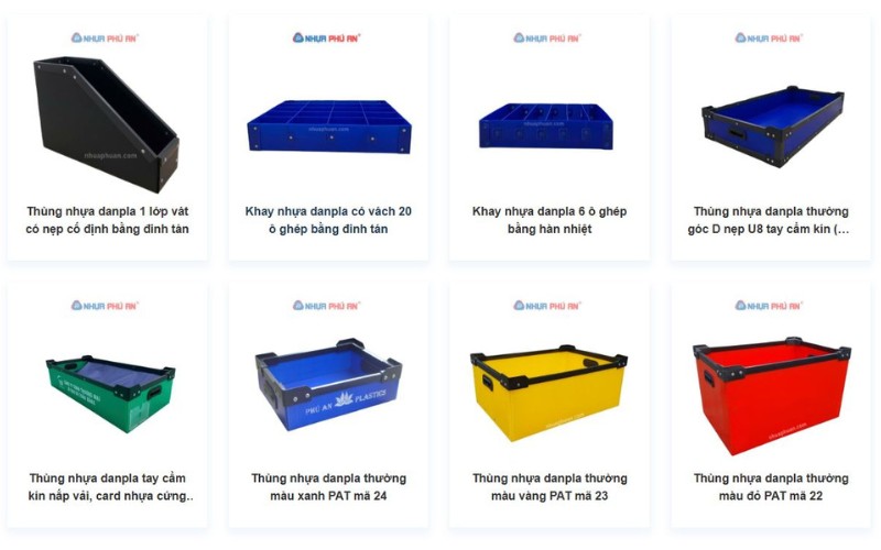 Thùng nhựa Danpla nhiều màu trưng bày