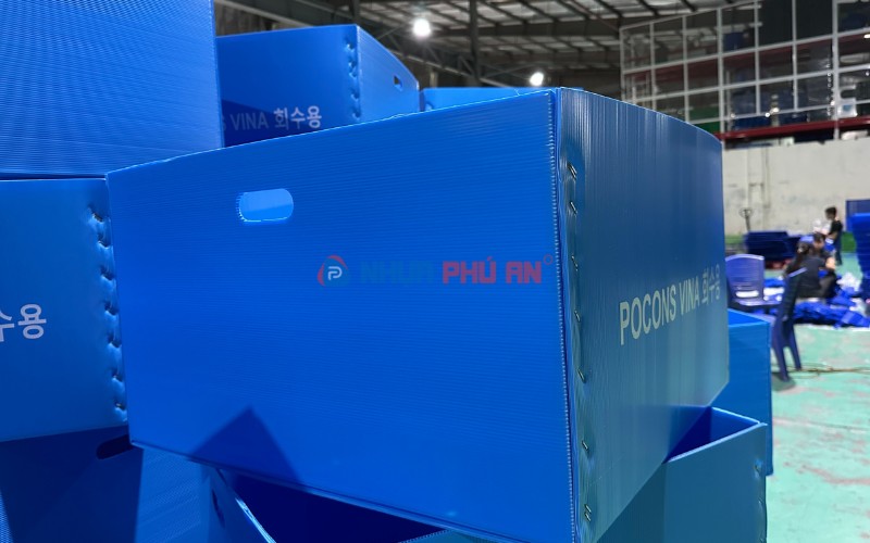 Nhựa danpla đóng thành thùng kín được không