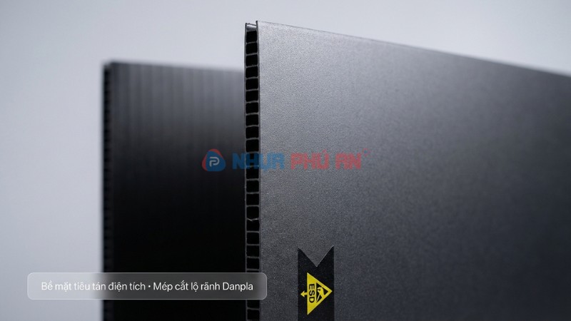 Cận cảnh tấm nhựa danpla chống tĩnh điện