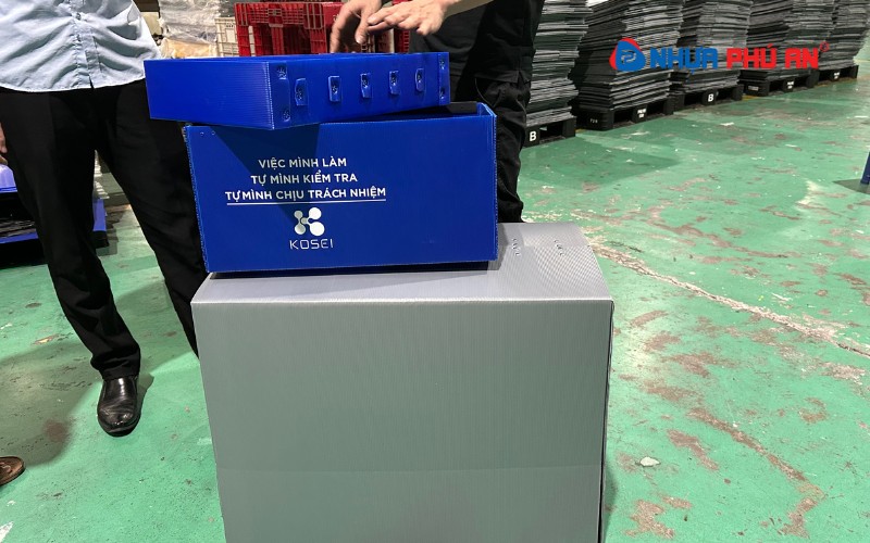 Ưu điểm khi in logo trên tấm nhựa danpla