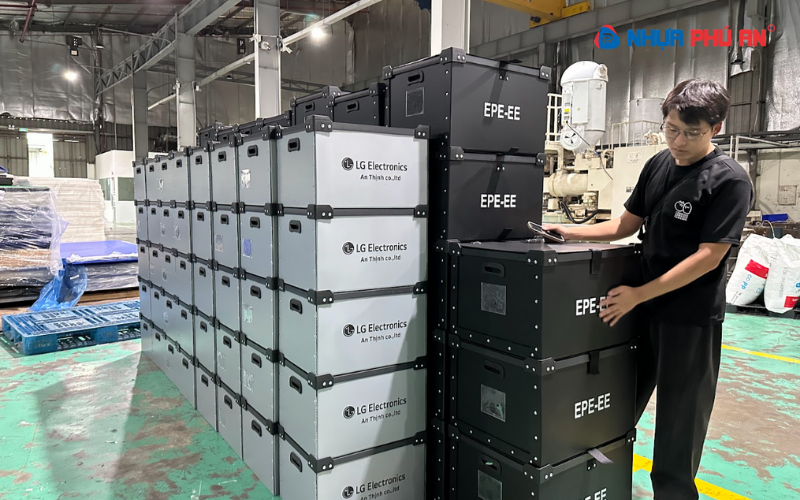 so-sanh-danpla-va-thung-nhua-dac