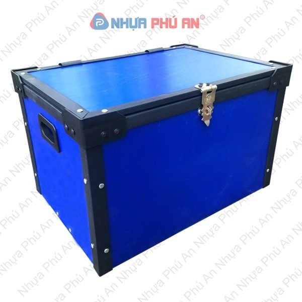Thùng nhựa danpla có nắp khóa cài PAT 10