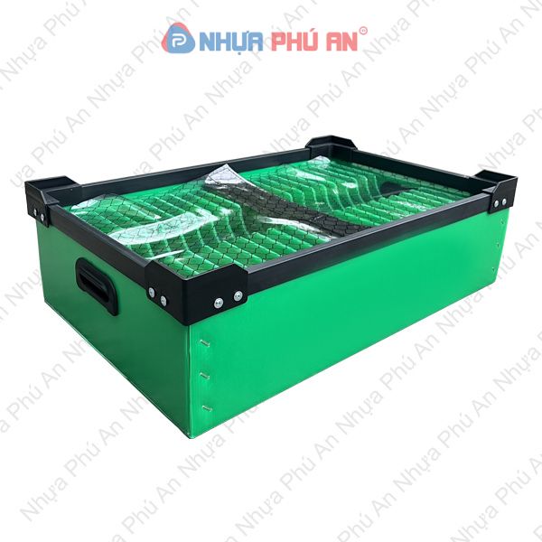 Thùng nhựa danpla có vách PAV 06