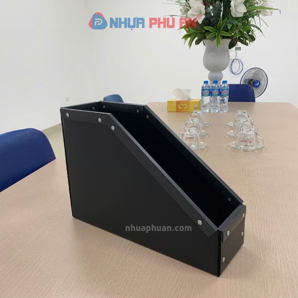 Thùng nhựa danpla 1 lớp vát có nẹp cố định bằng đinh tán
