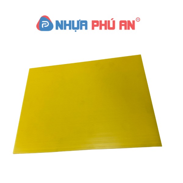 Tấm nhựa Danpla loại thường màu vàng